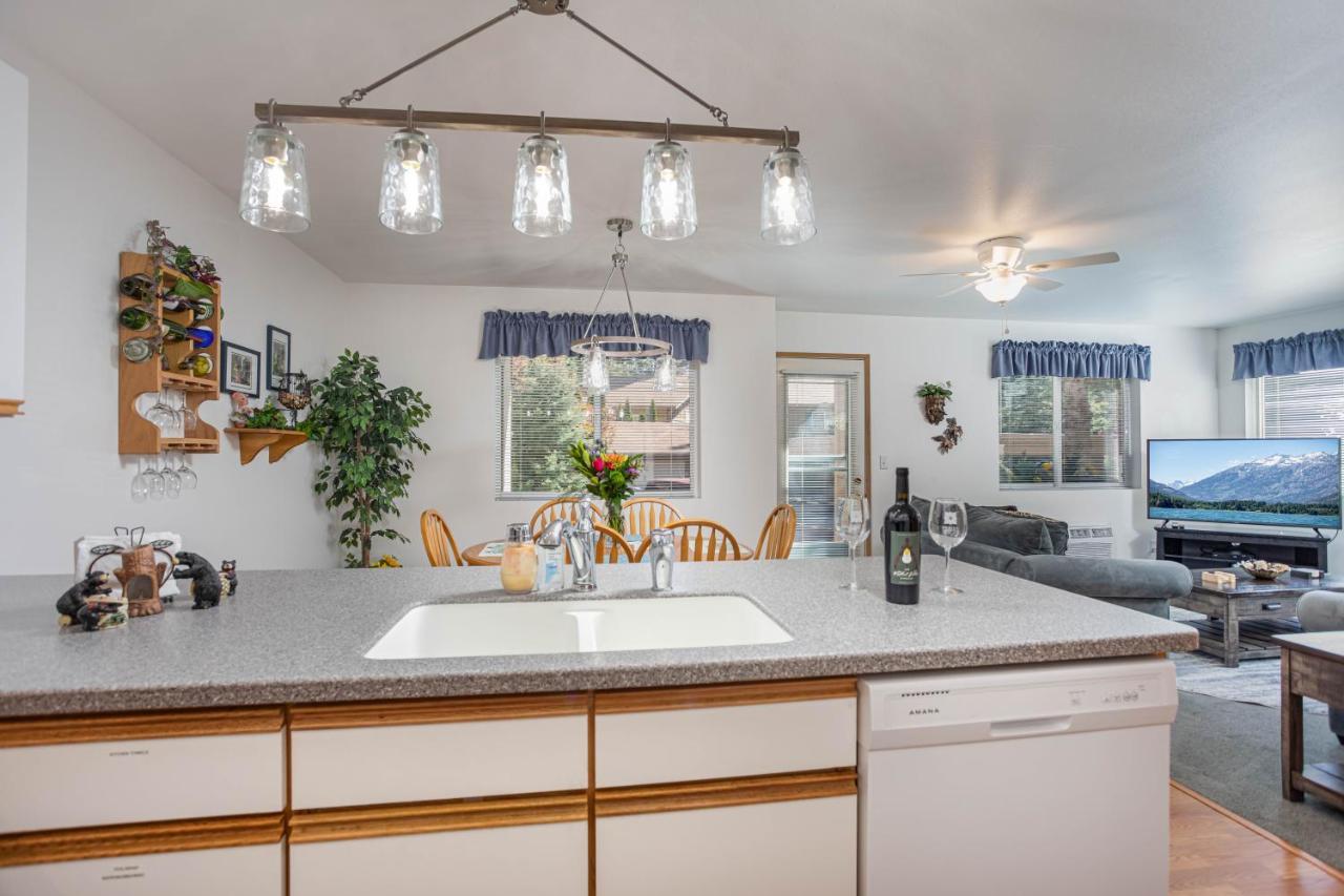Walk To Downtown * 6 Guests * Pets * A/C! * No Stairs! Apartment Leavenworth Exterior foto